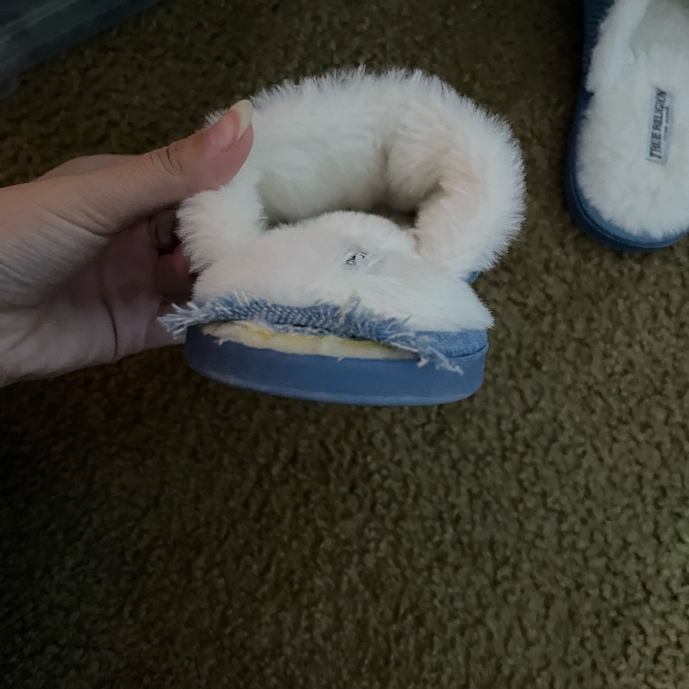 •True Religion Rhinestone Slippers• - Picture 8 of 9